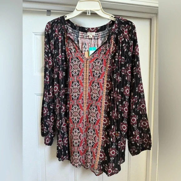 Mason & Belle Caseey Tassel Detail Top - Picture 7 of 7